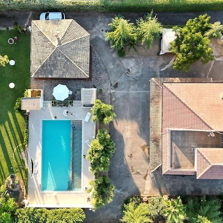 Villa Laoconte Piscina, Jacuzzi E Biliardo Canicattì Exterior foto