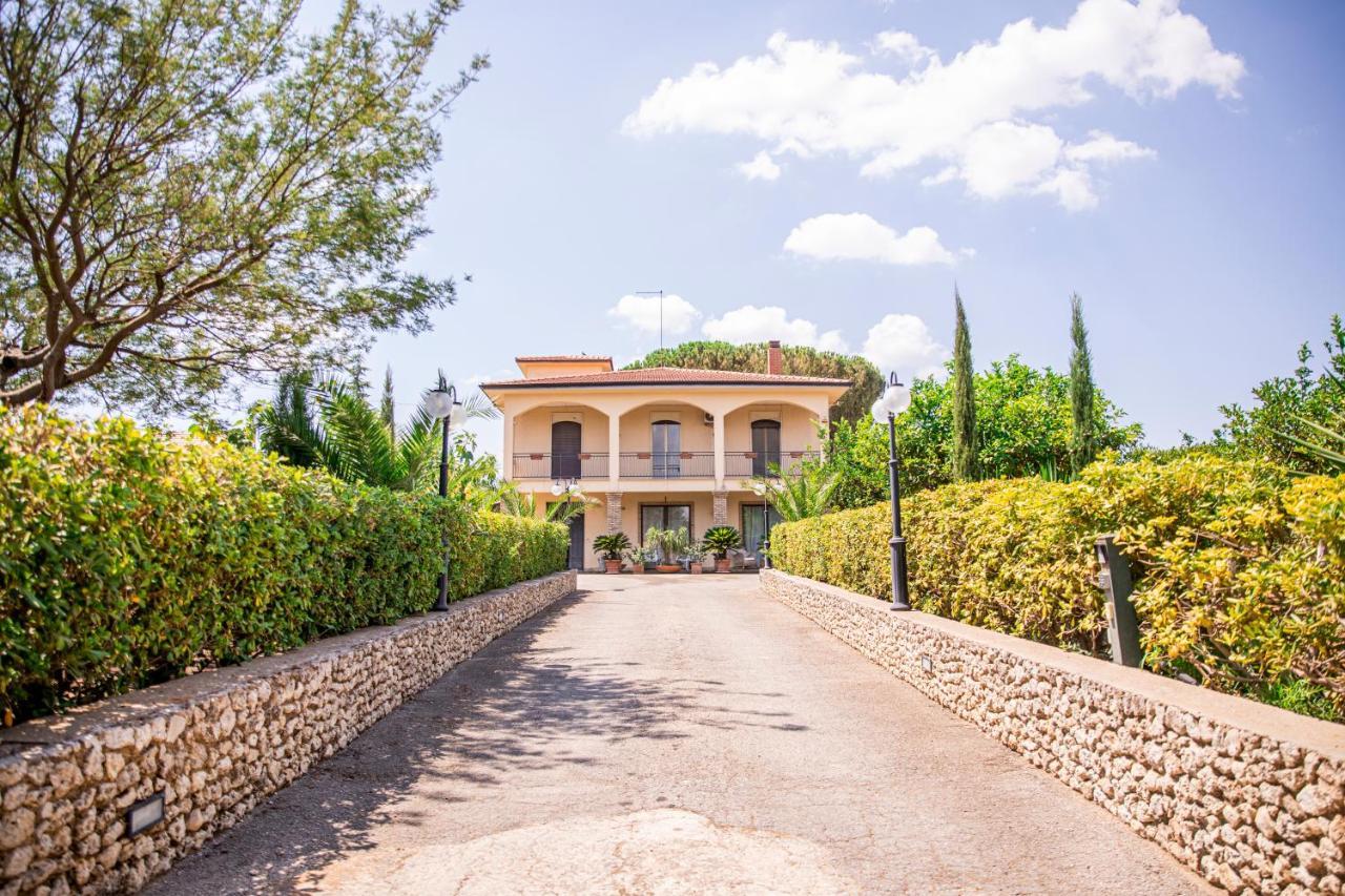 Villa Laoconte Piscina, Jacuzzi E Biliardo Canicattì Exterior foto