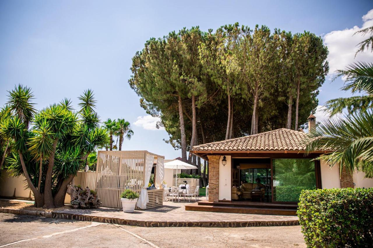 Villa Laoconte Piscina, Jacuzzi E Biliardo Canicattì Exterior foto
