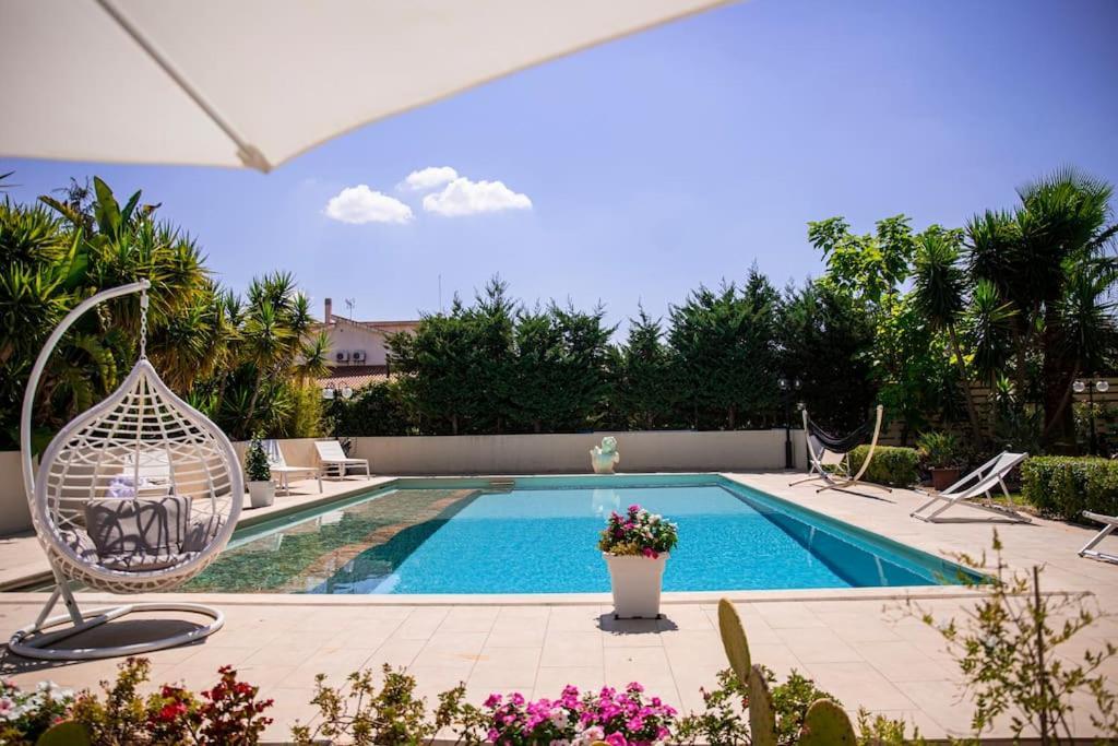 Villa Laoconte Piscina, Jacuzzi E Biliardo Canicattì Exterior foto