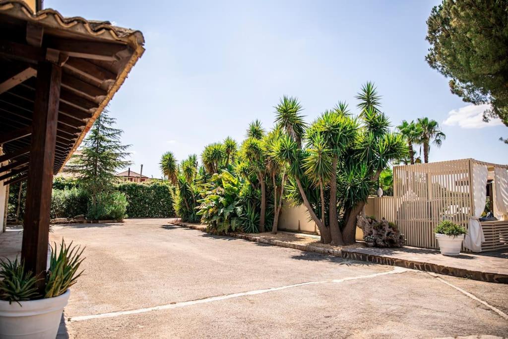 Villa Laoconte Piscina, Jacuzzi E Biliardo Canicattì Exterior foto