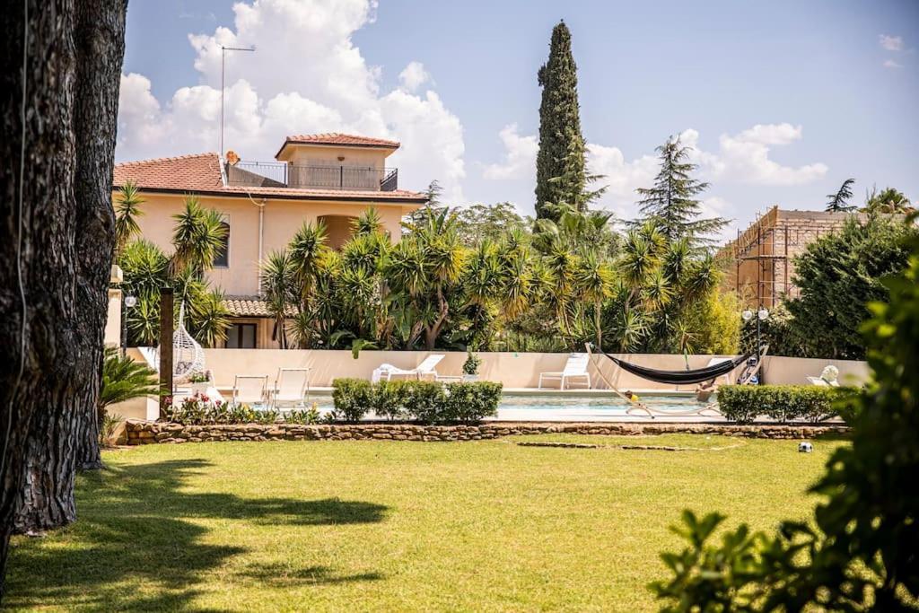 Villa Laoconte Piscina, Jacuzzi E Biliardo Canicattì Exterior foto