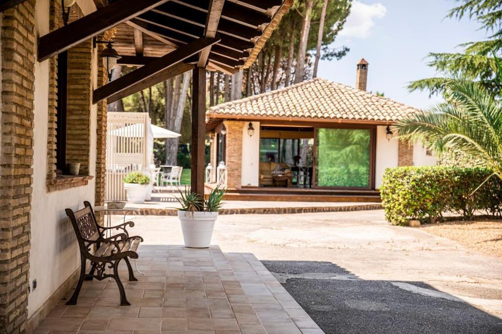 Villa Laoconte Piscina, Jacuzzi E Biliardo Canicattì Exterior foto